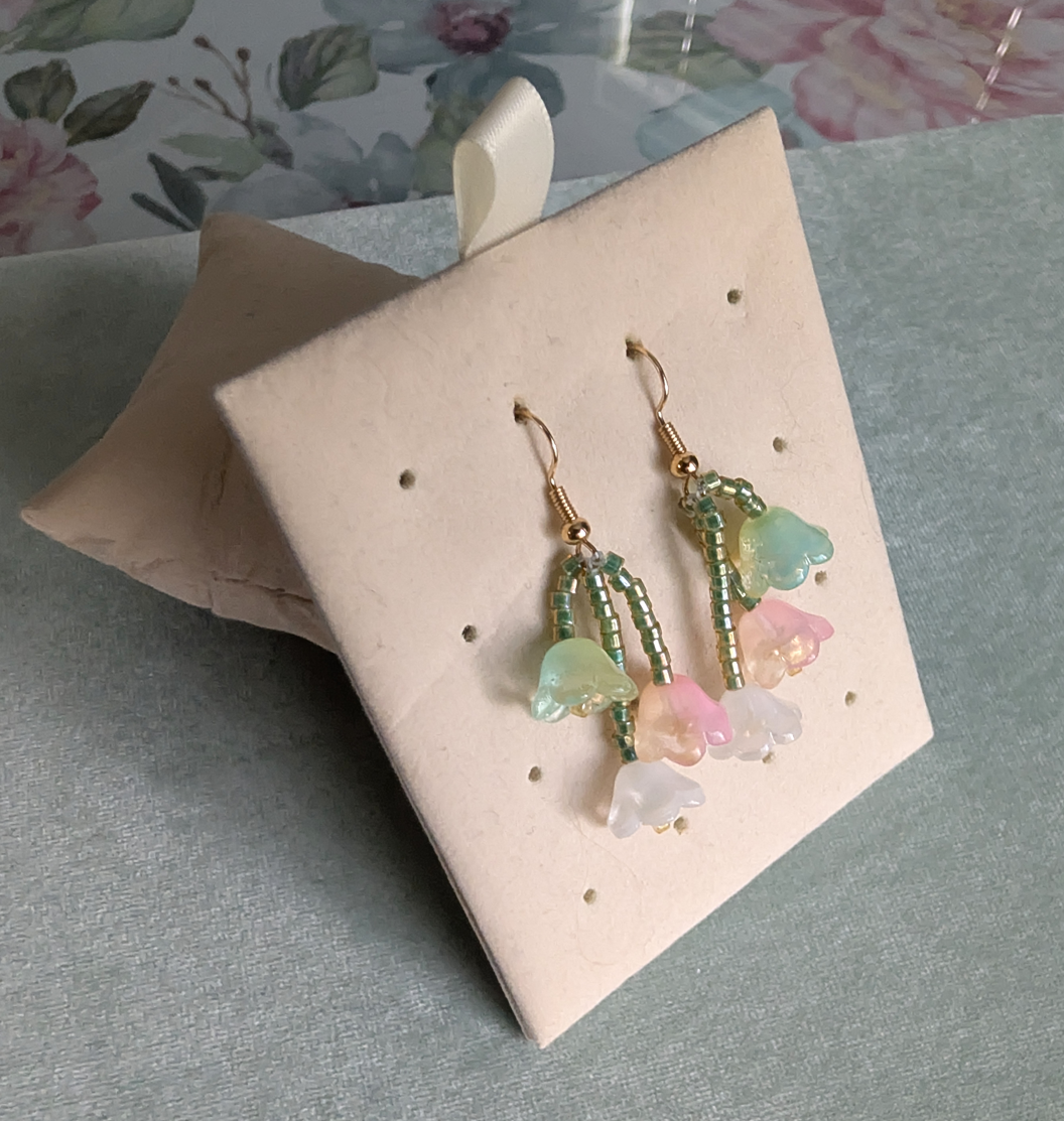 Sugar Blossoms - Soft Sage, Peach and Cream